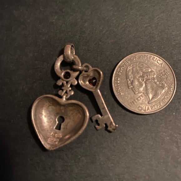 Judith Jack Sterling silver Marcasite key & heart dangle with stones. - Picture 4 of 5